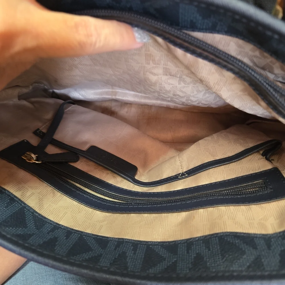 Michael Kors Black Logo-Print Tote Bag‎